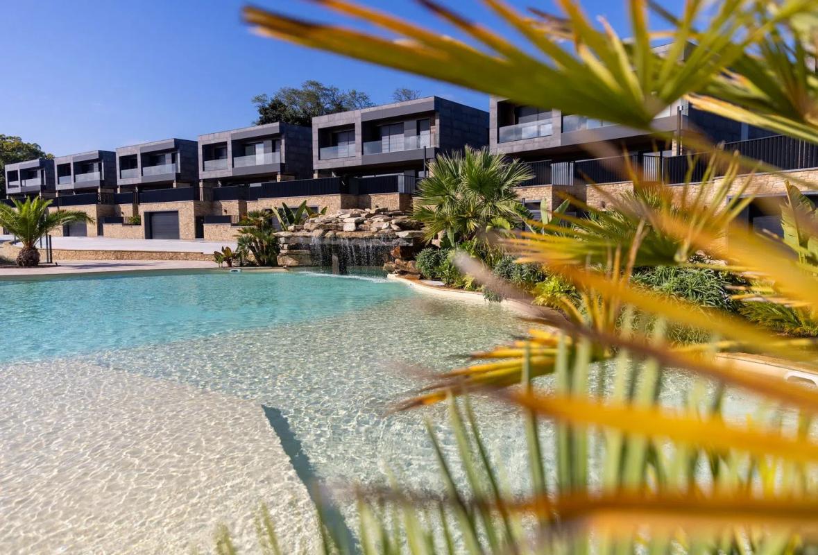 Obra nueva Urbanización Arcadia en Oleiros (Revista) photo 5