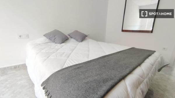 Habitación en piso compartido en valència thumbnail 2