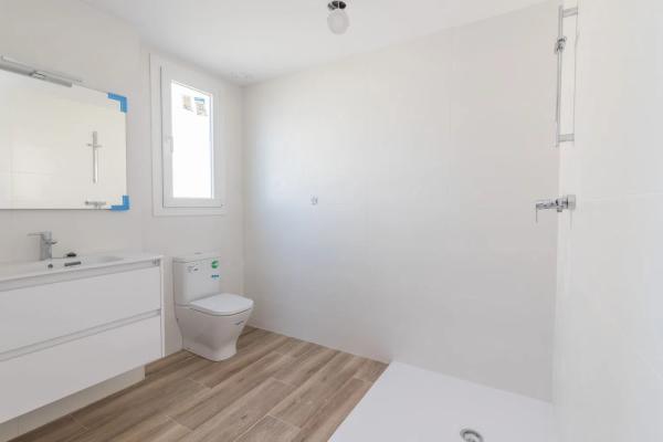 Chalet adosado en venta en Calle Canaries, 18 , Palau-Solità i Plegamans thumbnail 1