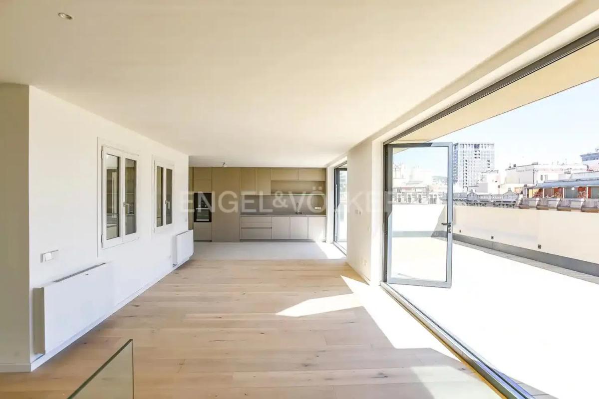 New construction Rambla Catalunya in Barcelona photo 2