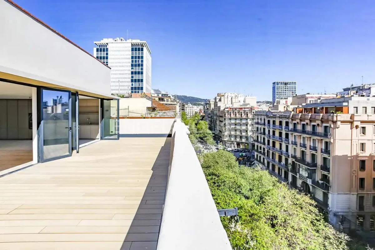 New construction Rambla Catalunya in Barcelona photo 3