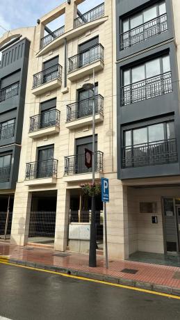 Local en venta en Avenida Guillermo Reyna, 8 photo 1