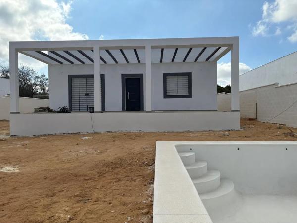 Частный шале на продаже в Calle Hacienda Clarevot, 9, Алкала-де-Гвадира thumbnail 1