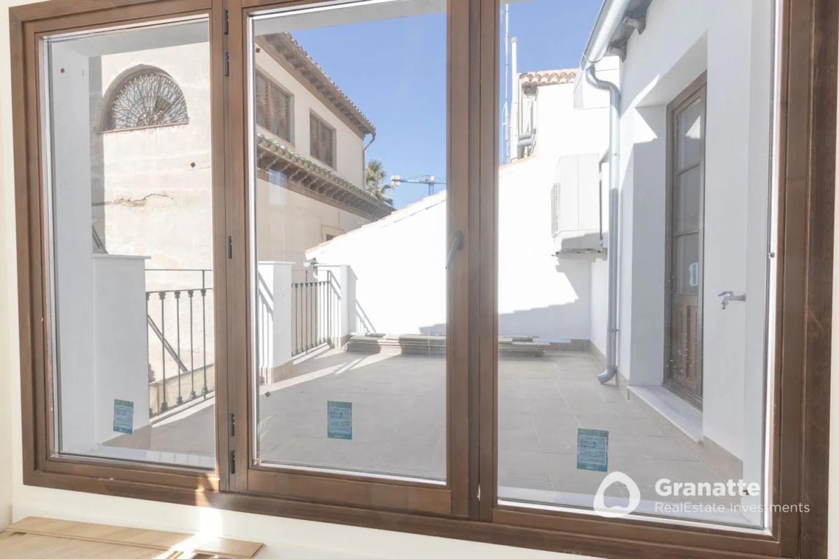 New construction COLEGIO CATALINO in Granada photo 2