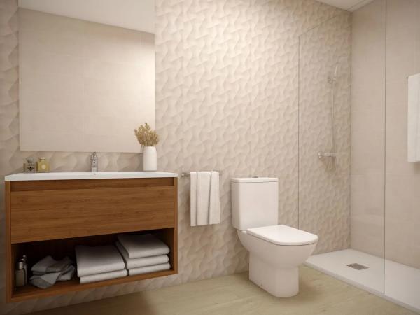 Chalet adosado en venta en Calle Fuente Dorada, 32 , Laguna de Duero photo 1