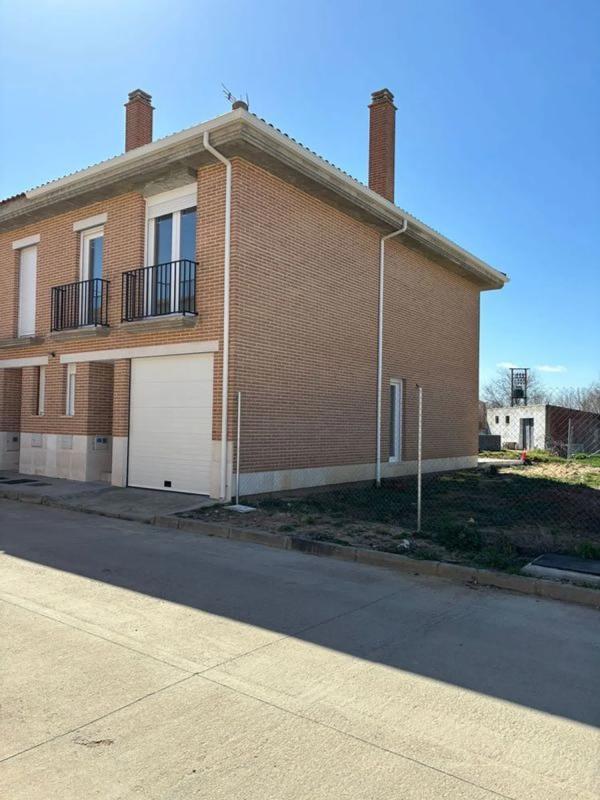 10 CHALETS VILLABRAGIMA