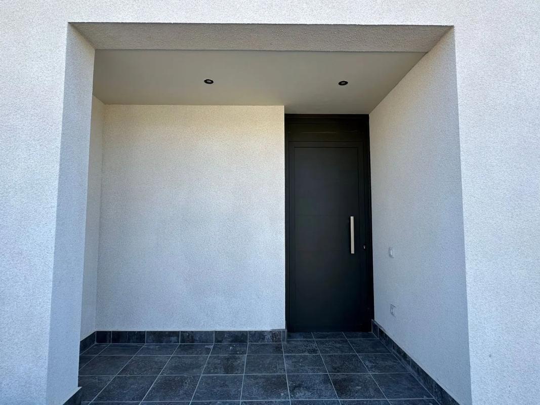 Venta de chalet adosado en  Calle de la Indústria, 8 , Riudarenes photo 2