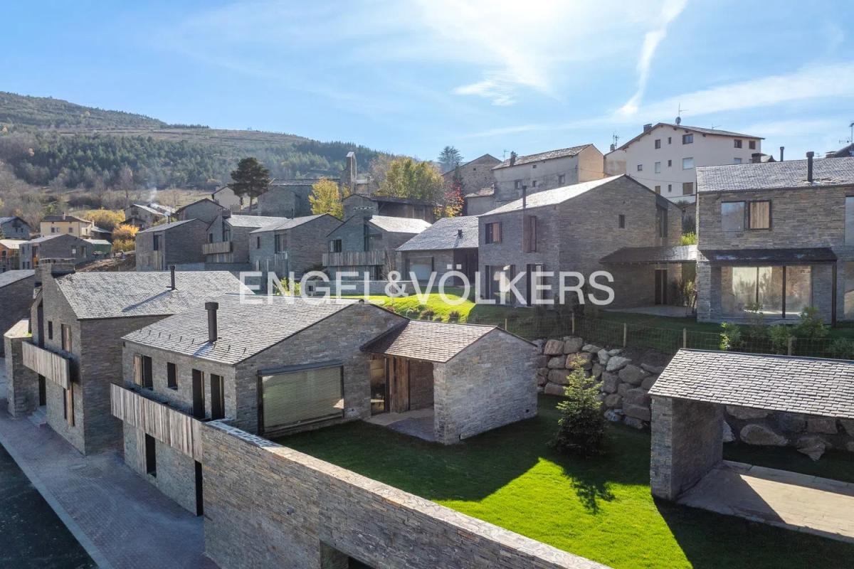 Obra nueva La Closa de Queixans en Fontanals de Cerdanya (Revista) photo 4