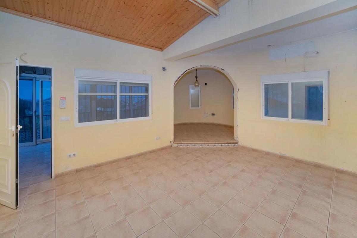 Недвижимость на продажу и в аренду в Испании photo 3