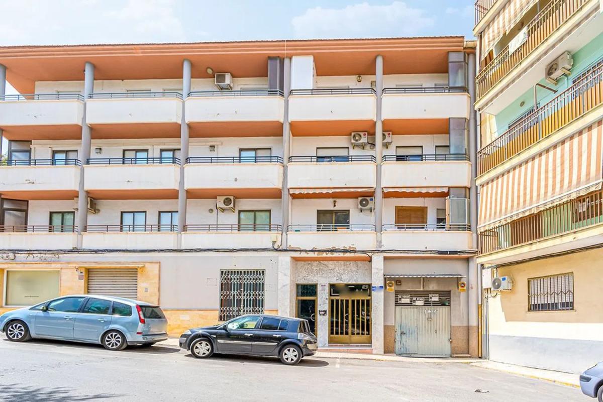 Sale of apartment in Calle la Ópera, Elda
photo 1