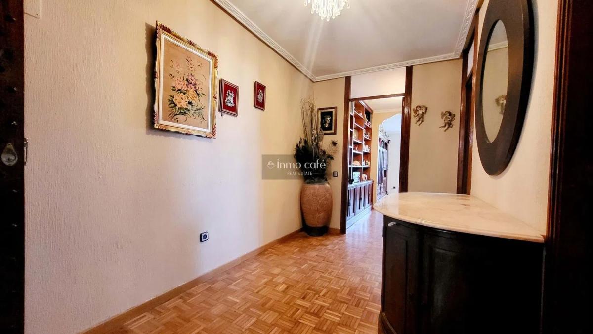 Venta de piso en Barrio Vistahermosa, Alicante / Alacant
photo 3