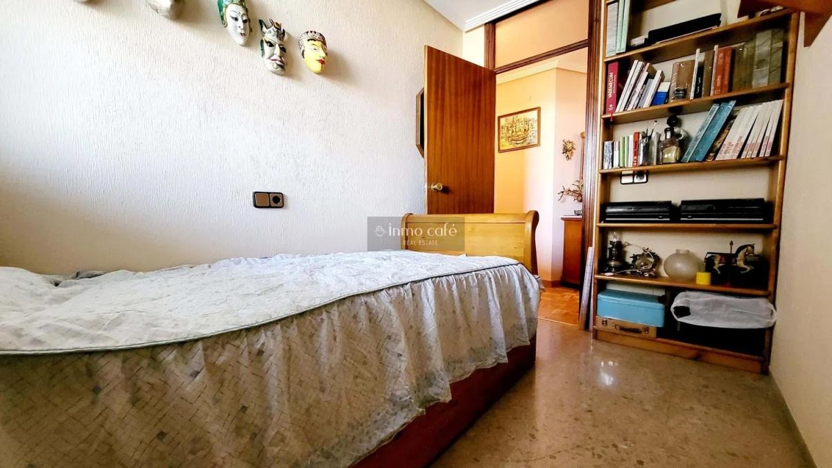 Venta de piso en Barrio Vistahermosa, Alicante / Alacant
photo 5