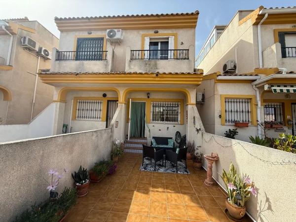 Chalet pareado photo 1