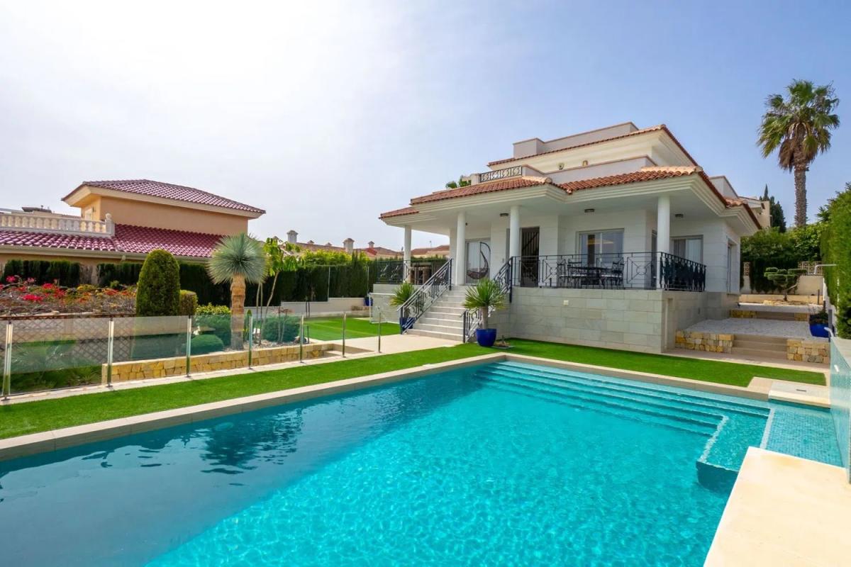 Sale of independent chalet in Calle Islas Baleares s/n, Ciudad Quesada
photo 5