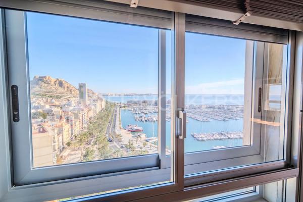 Piso en venta en  Avenida del Doctor Gadea, 1, Alicante / Alacant photo 4