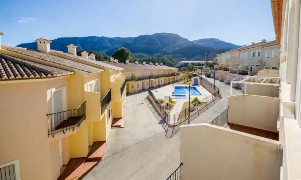 Chalet pareado photo 1