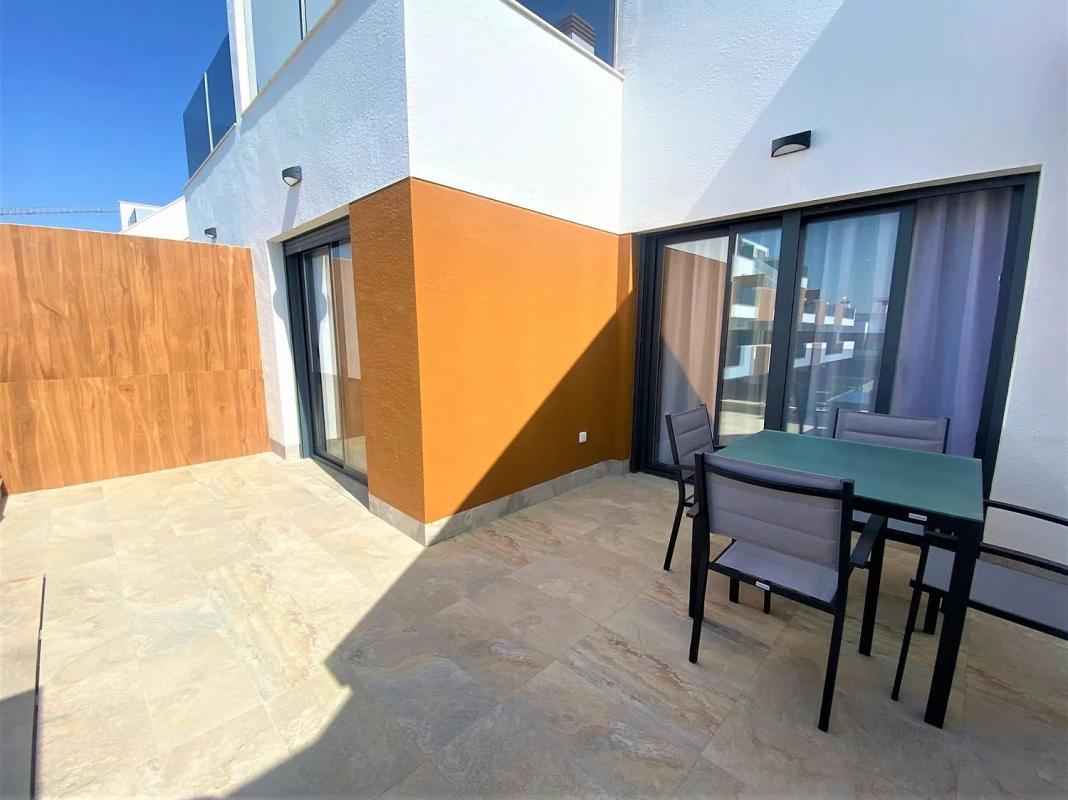 Sale of apartment in Avenida Reina Sofía, Formentera del Segura
photo 1