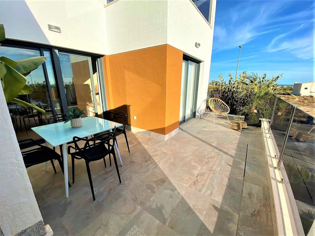 Sale of apartment in Avenida Reina Sofía, Formentera del Segura
photo 5
