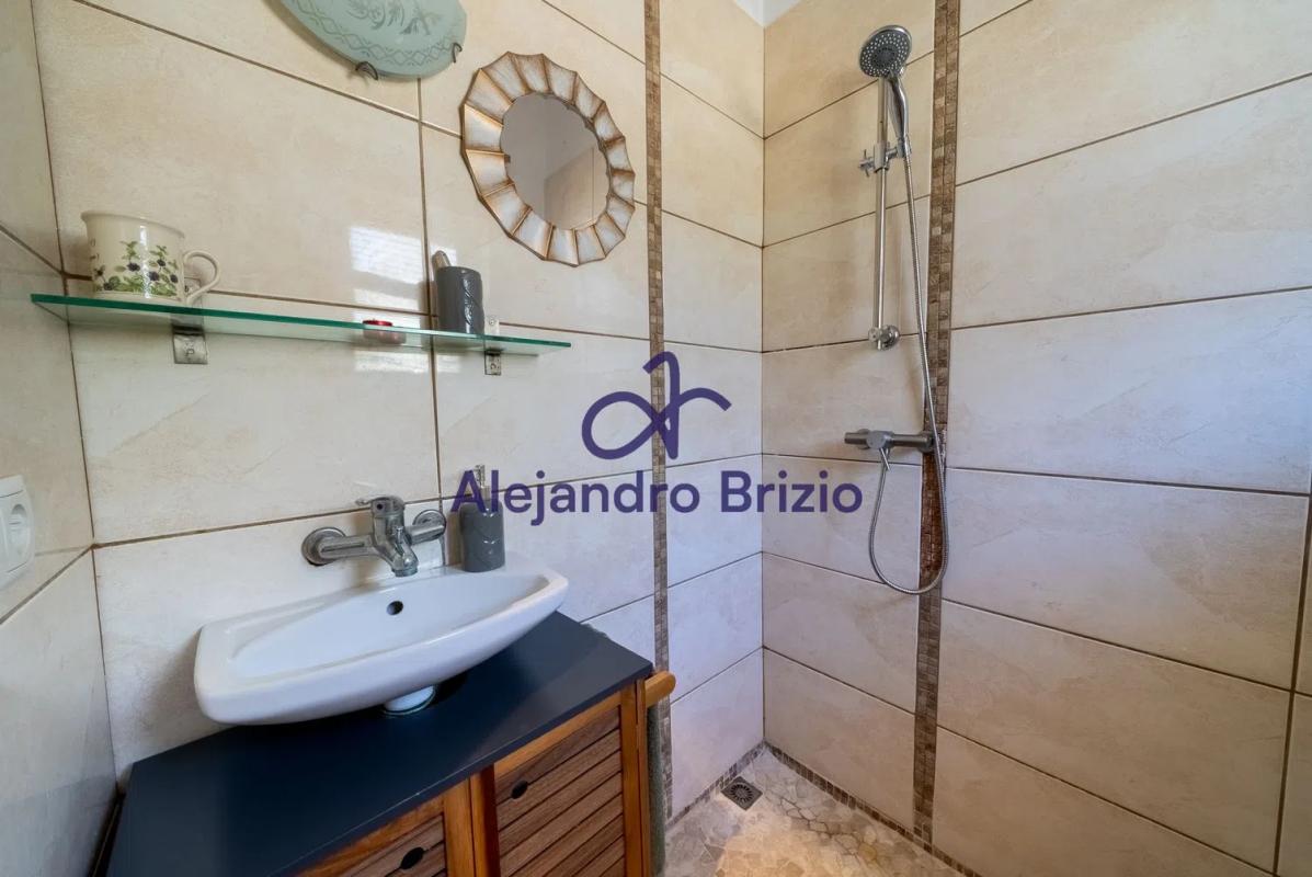 Properties for sale and rent in Spain photo 3