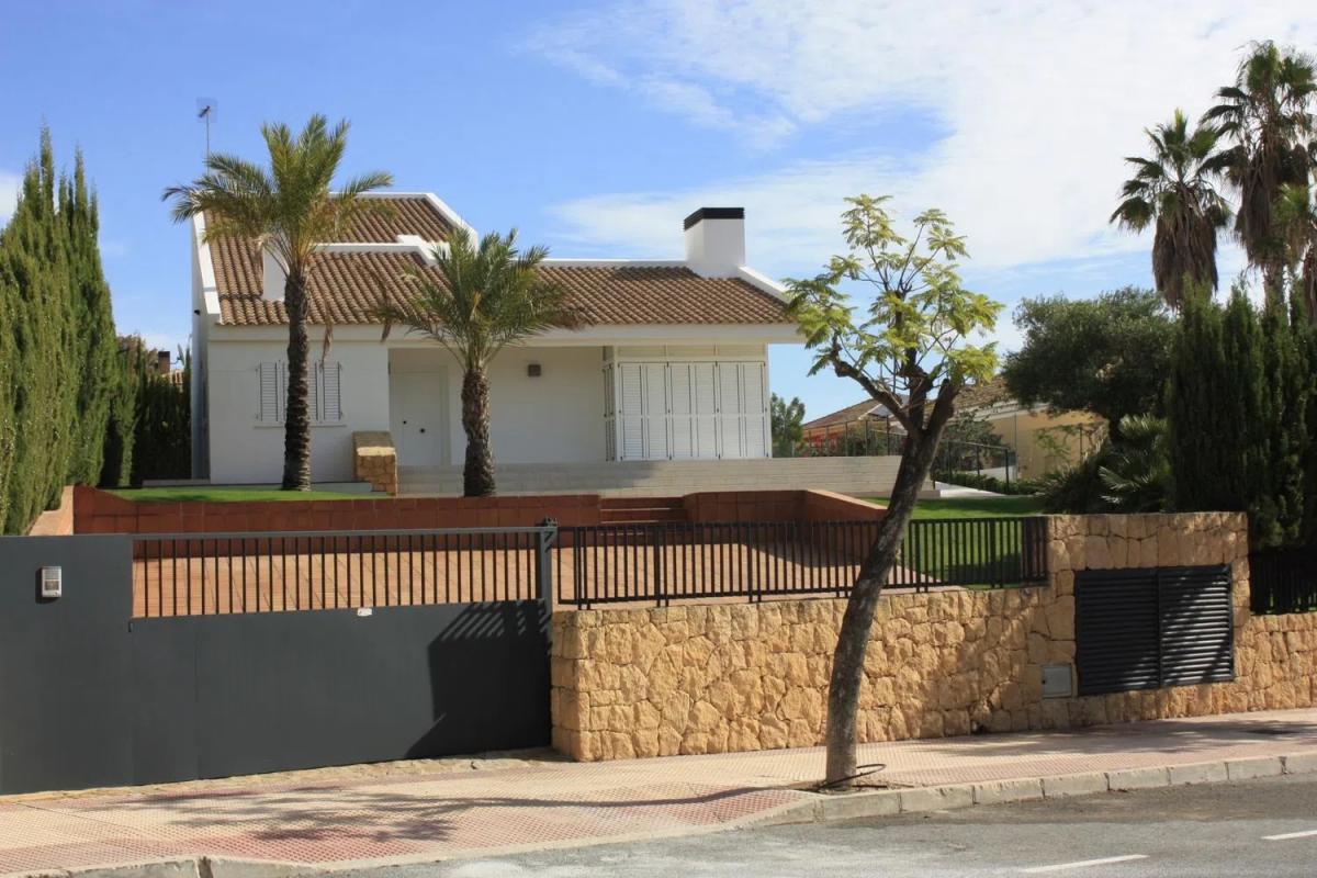 Properties for sale and rent in Spain photo 2