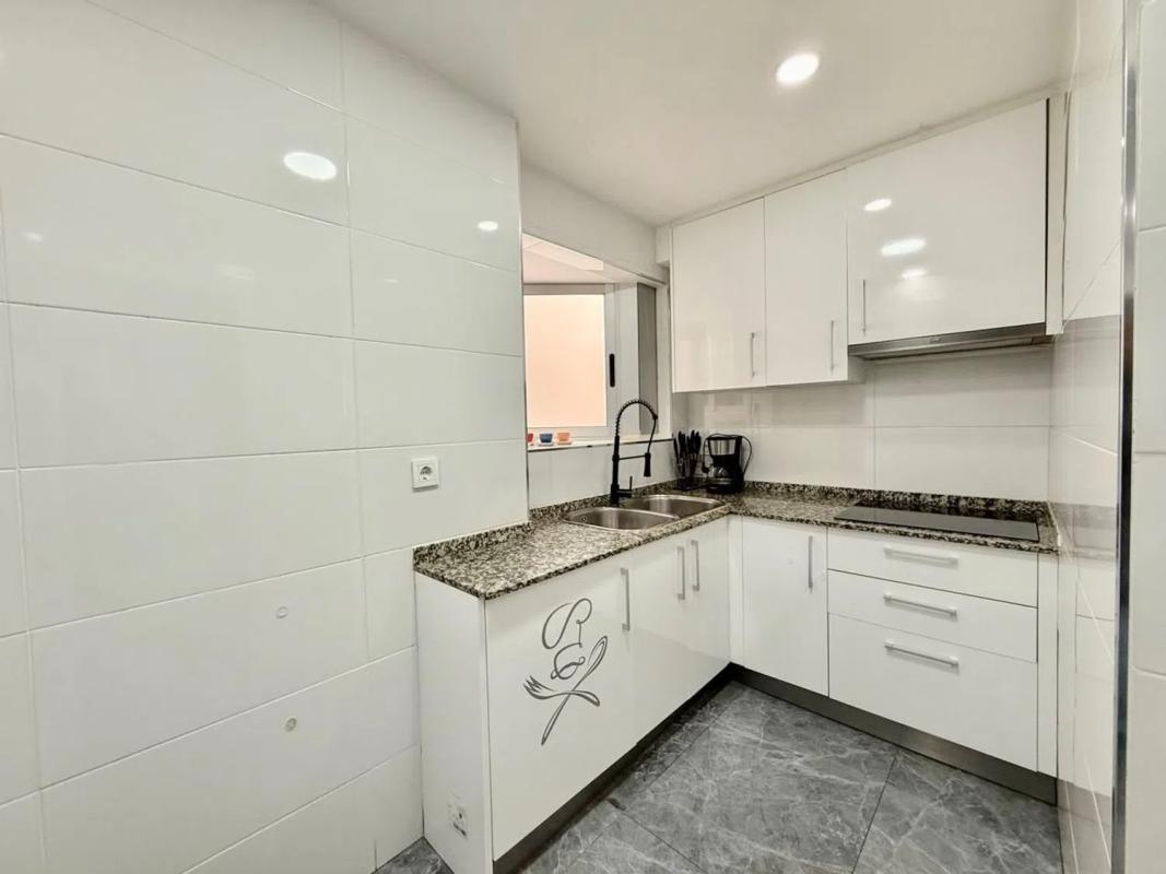 Продажа квартиры на Avenida Rei Jaume I, Бенидорм
photo 1