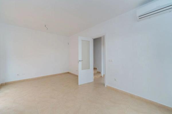 Chalet pareado en calle Serra Grossa thumbnail 2
