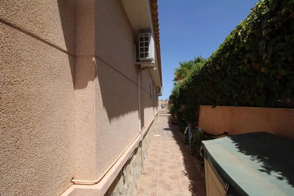 Casa independiente en calle Novelda, 6 thumbnail 2