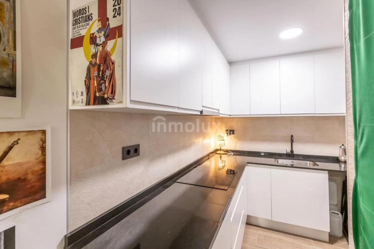 Venta de piso en Calle Fidel Pastor Carrillo, Alicante / Alacant
photo 1