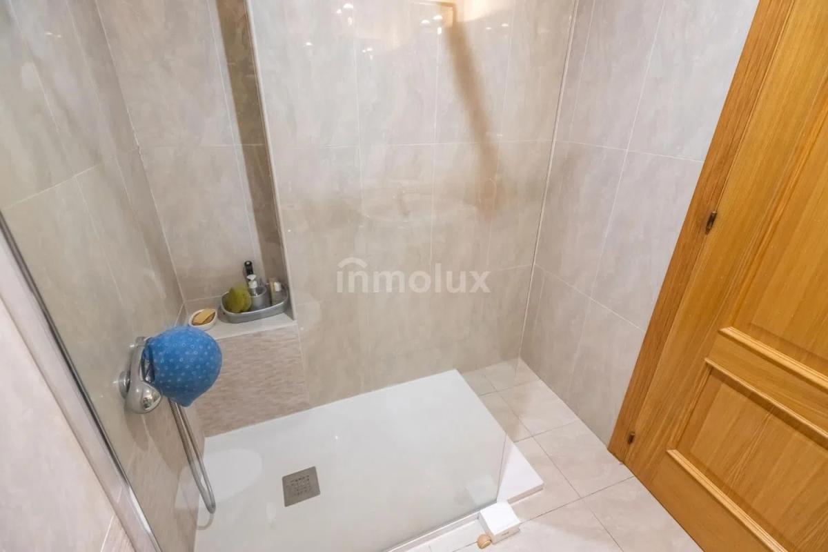 Venta de piso en Calle Fidel Pastor Carrillo, Alicante / Alacant
photo 4