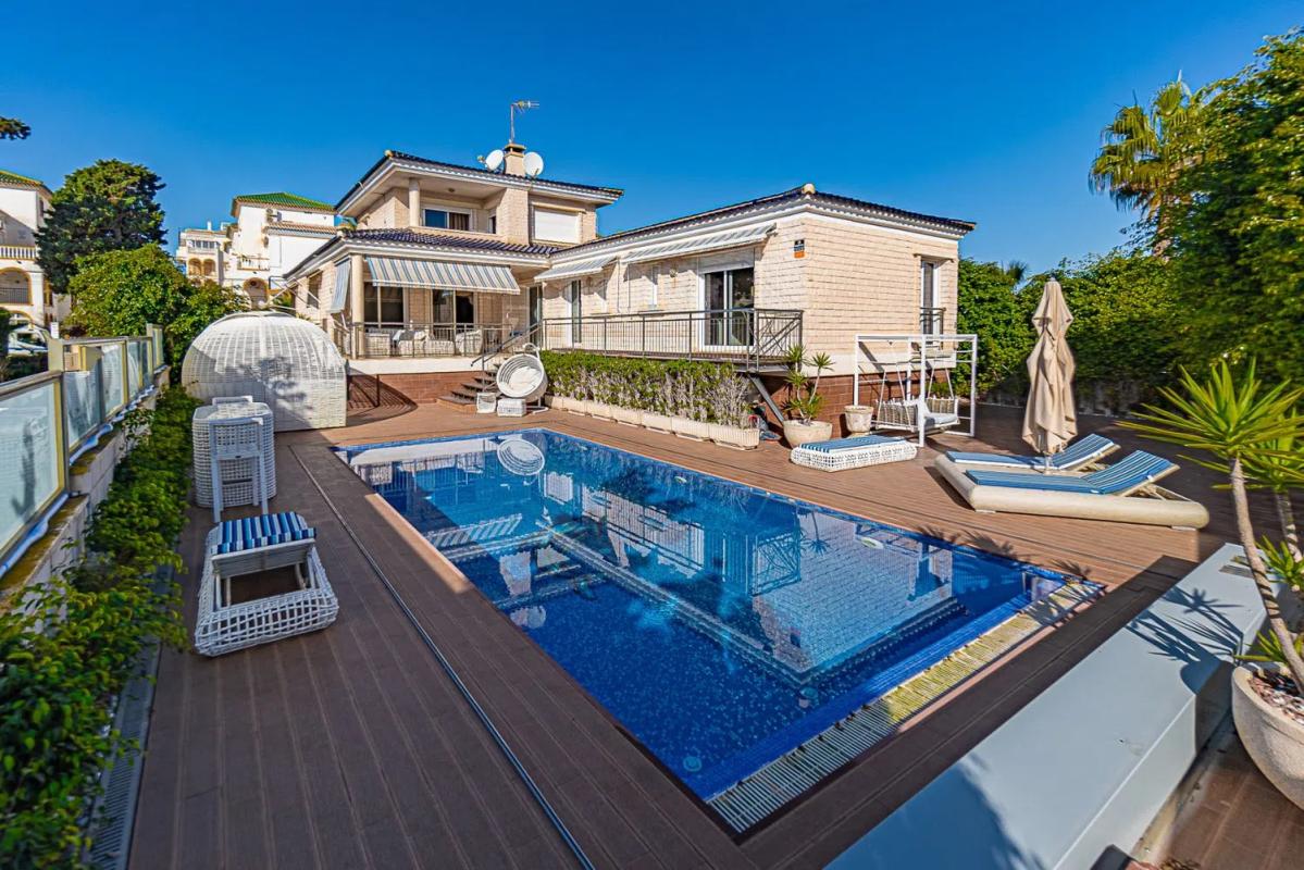Properties for sale and rent in Spain photo 1