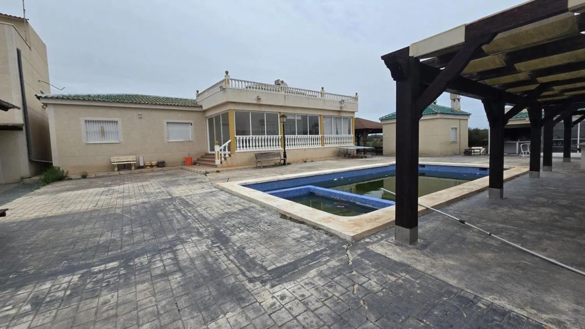 Propiedades en venta y alquiler en España photo 1
