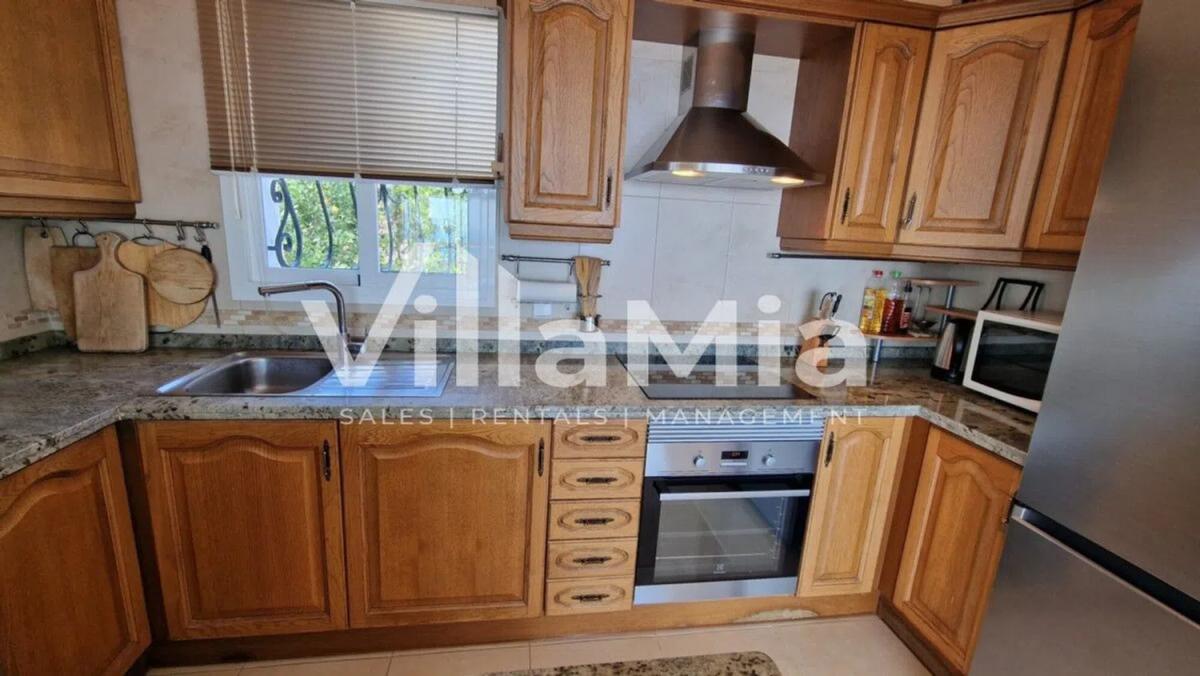 Продажа отдельного шале в  Calle Dalias, Бенитачель photo 4
