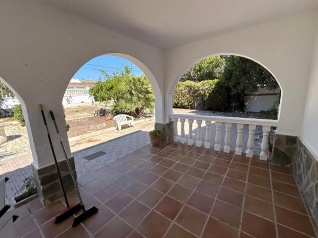 Sale of independent chalet in Monforte del Cid, Monforte del Cid
 photo 4