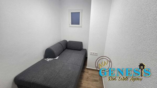Estudio en venta en Avenida Robleda, 4, Torrevieja photo 1
