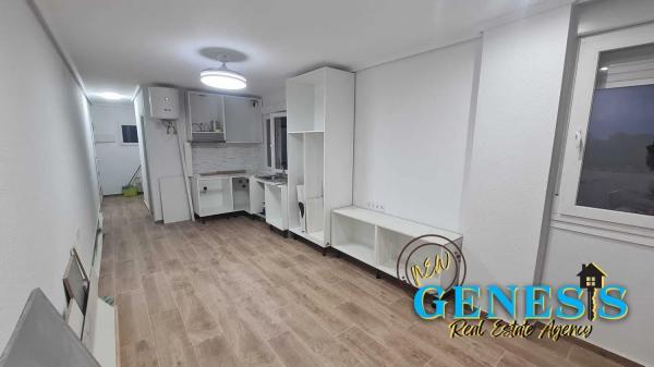 Estudio en venta en Avenida Robleda, 4, Torrevieja thumbnail 2
