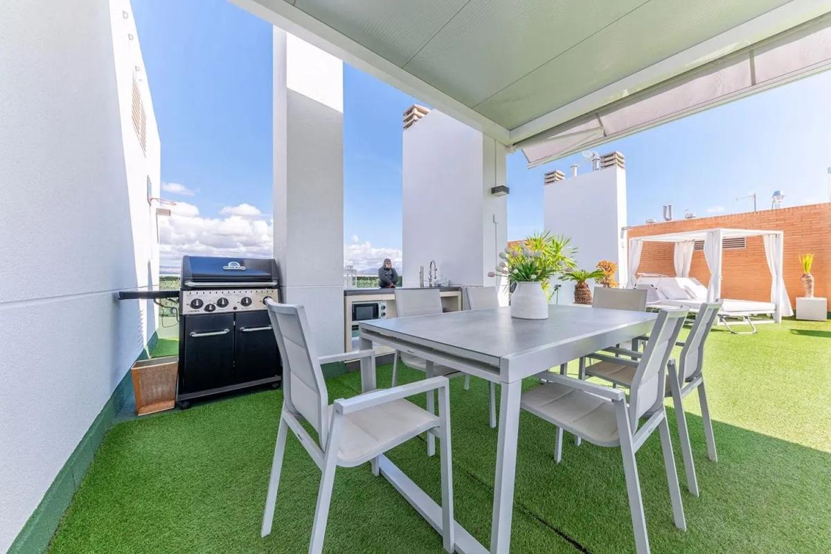 Sale of apartment in Avenida Historiador Vicente Ramos, Alicante
photo 1