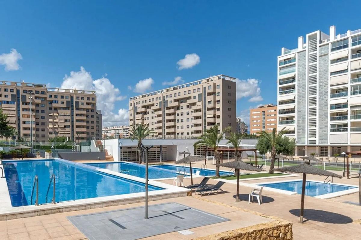 Sale of apartment in Avenida Historiador Vicente Ramos, Alicante
photo 2