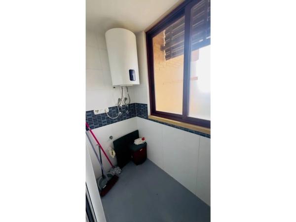 Apartment for sale in  Calle Presidente Adolfo Suárez, Benidorm photo 4