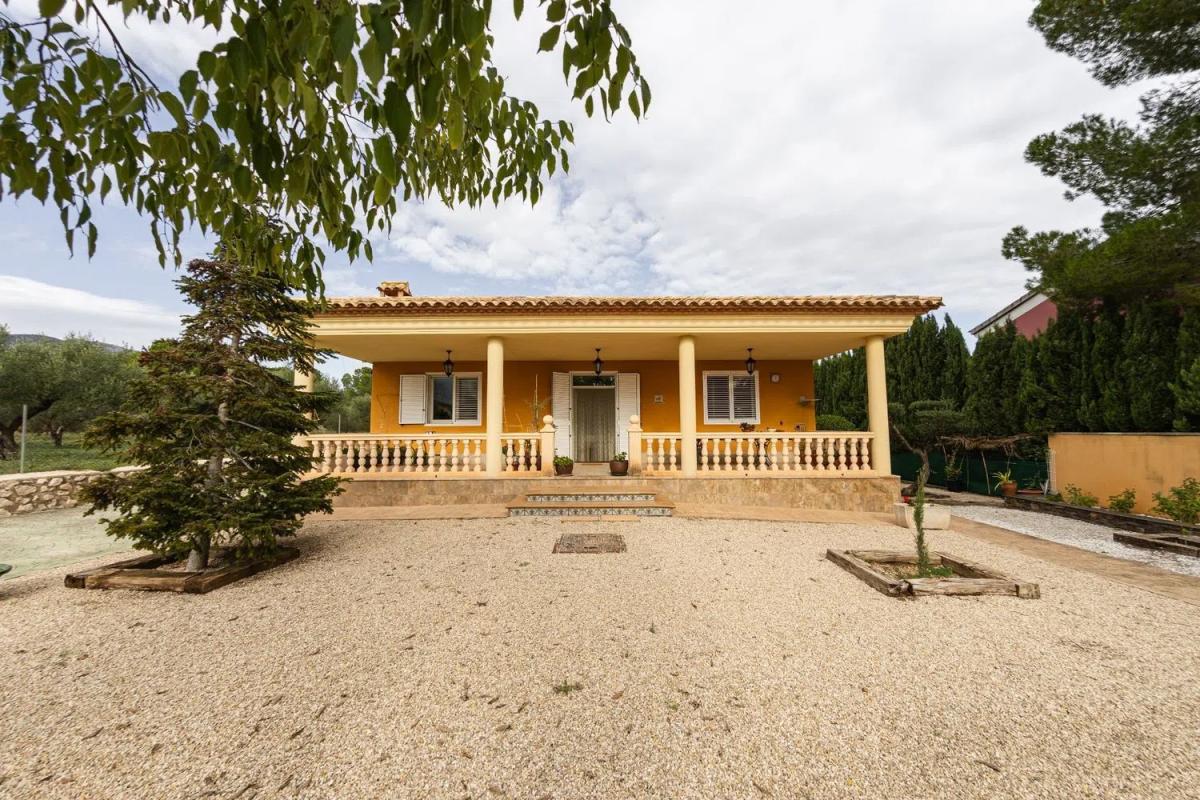 Недвижимость на продажу и в аренду в Испании photo 1