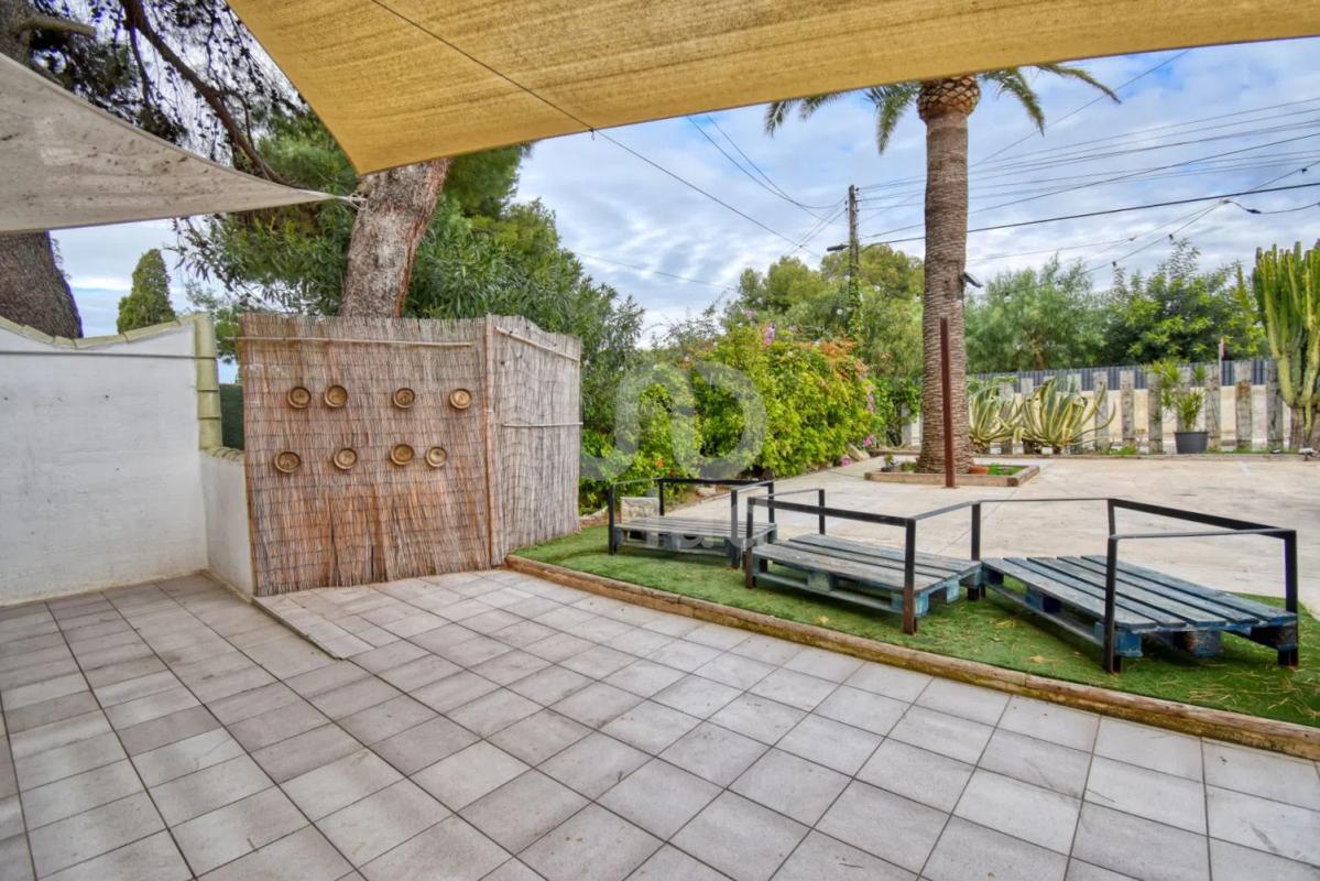 Sale of independent chalet in Les Rotes/Las Rotas, Denia
photo 4