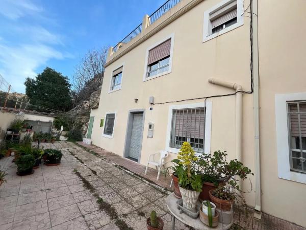 Chalet pareado en calle de la Foia, 40 thumbnail 2