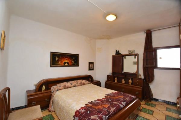 Chalet adosado en calle de Colom thumbnail 1
