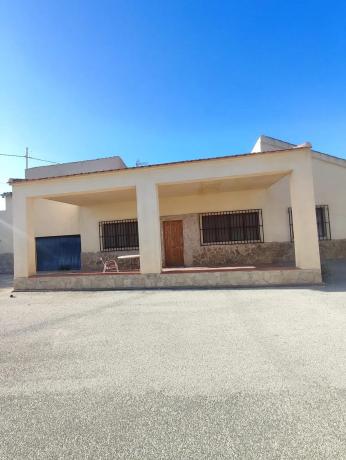 Casa independiente en Partida Peter Rives photo 1