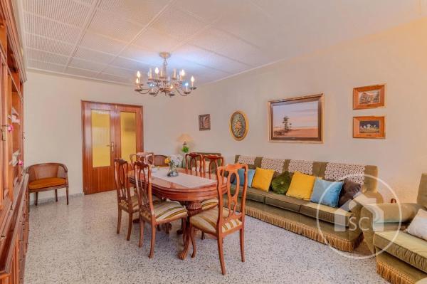 Piso en venta en  Ronda de la Constitució, Monovar photo 1