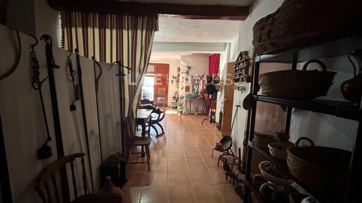 Недвижимость на продажу и в аренду в Испании photo 2