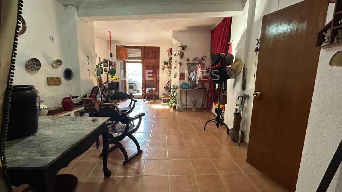 Недвижимость на продажу и в аренду в Испании photo 3