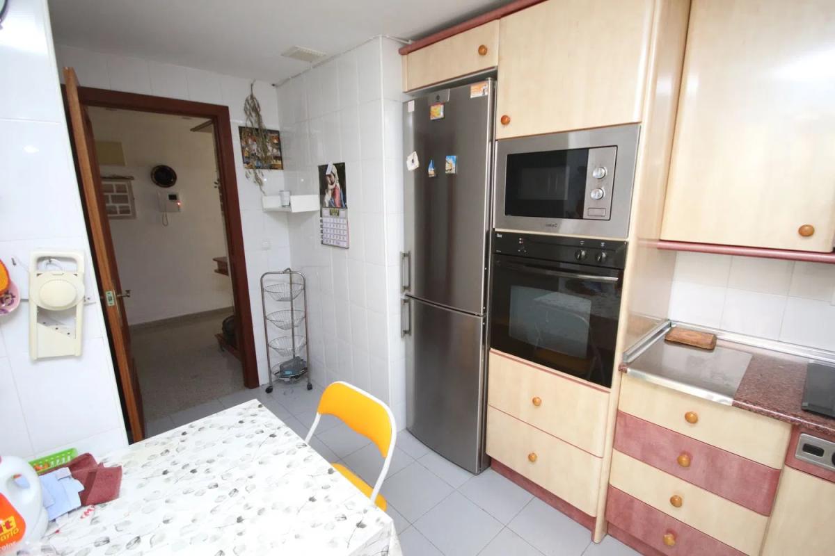 Продажа квартиры на Avenida Beniardá, Бенидорм
 photo 2