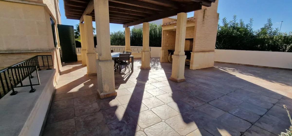 Propiedades en venta y alquiler en España photo 1