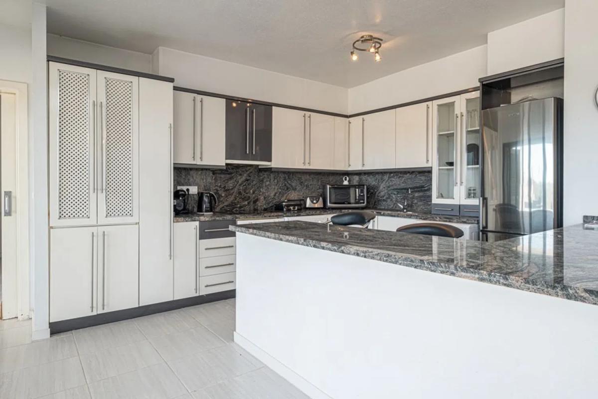 Venta de piso en Plaza Ramblas la R-1, 21, Orihuela
 photo 4