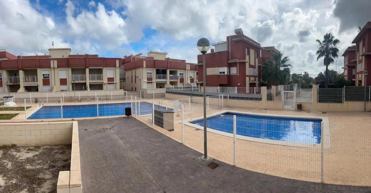 Venta de piso en Barrio Campoamor, Orihuela
photo 1